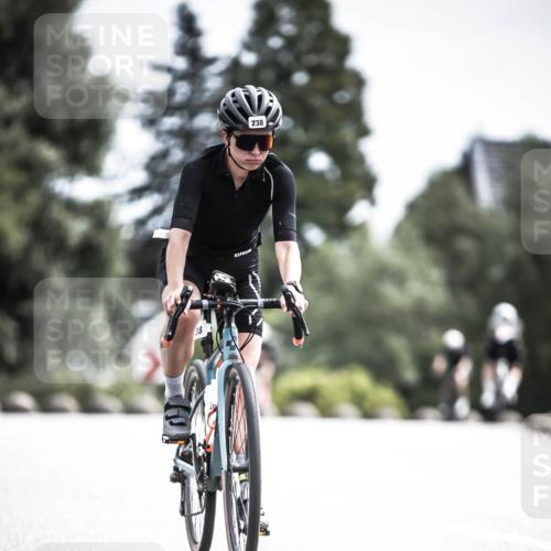 21.06.2026 - 29. Vierlanden-Triathlon H.Heesch http://msf.ph/oto/9906149 21.06.2026 11:44:54 Radfahren 238, 291, 672, 696 meine-sportfotos.de