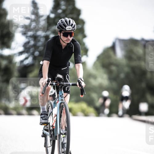 21.06.2026 - 29. Vierlanden-Triathlon H.Heesch http://msf.ph/oto/9906158 21.06.2026 11:44:54 Radfahren 238, 291, 672, 696 meine-sportfotos.de