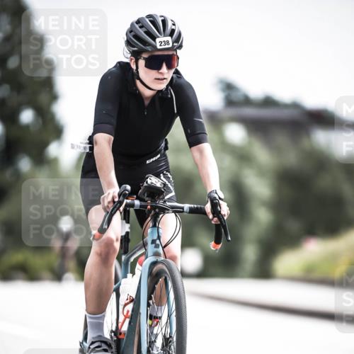 21.06.2026 - 29. Vierlanden-Triathlon H.Heesch http://msf.ph/oto/9906187 21.06.2026 11:44:55 Radfahren 238, 291, 696 meine-sportfotos.de