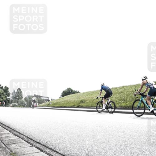 21.06.2026 - 29. Vierlanden-Triathlon H.Heesch http://msf.ph/oto/9906198 21.06.2026 11:28:37 Radfahren 124 meine-sportfotos.de