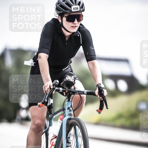 21.06.2026 - 29. Vierlanden-Triathlon H.Heesch http://msf.ph/oto/9906202 21.06.2026 11:44:55 Radfahren 238, 291, 696 meine-sportfotos.de
