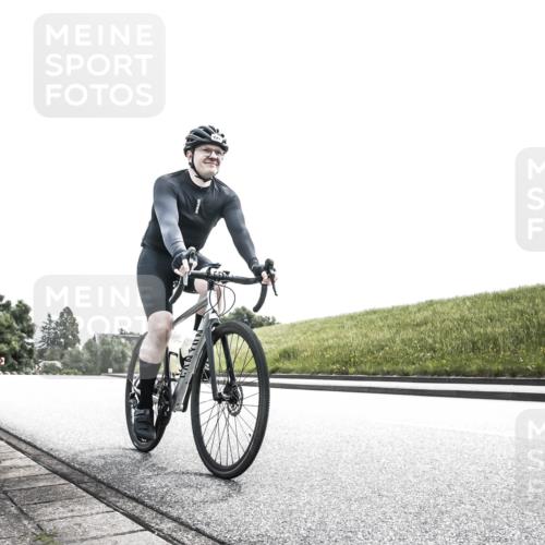 21.06.2026 - 29. Vierlanden-Triathlon H.Heesch http://msf.ph/oto/9906207 21.06.2026 11:28:56 Radfahren 228, 651, 706, 741 meine-sportfotos.de