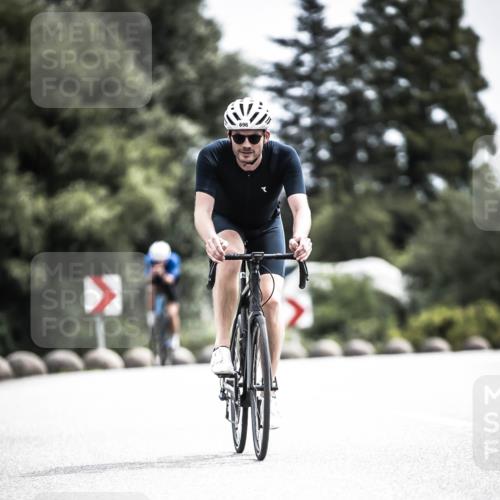21.06.2026 - 29. Vierlanden-Triathlon H.Heesch http://msf.ph/oto/9906211 21.06.2026 11:45:01 Radfahren 255, 696 meine-sportfotos.de