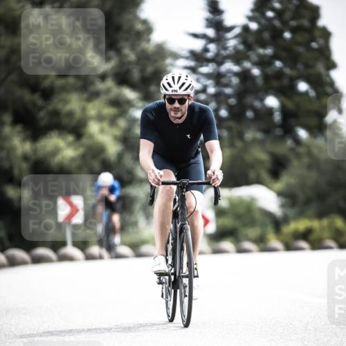 21.06.2026 - 29. Vierlanden-Triathlon H.Heesch http://msf.ph/oto/9906214 21.06.2026 11:45:01 Radfahren 255, 696 meine-sportfotos.de