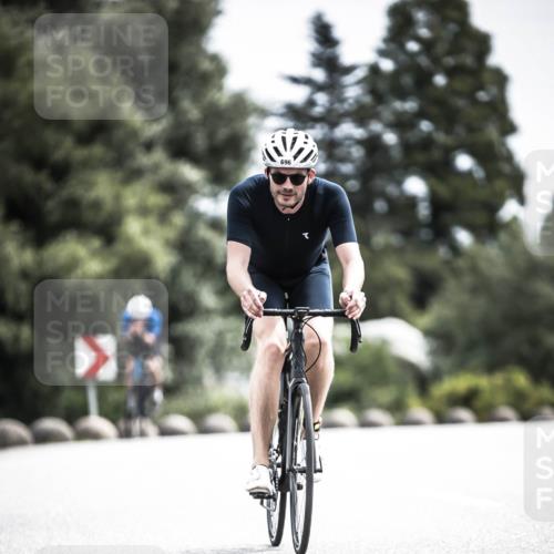 21.06.2026 - 29. Vierlanden-Triathlon H.Heesch http://msf.ph/oto/9906221 21.06.2026 11:45:01 Radfahren 255, 696 meine-sportfotos.de