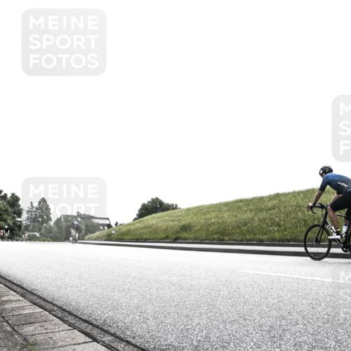 21.06.2026 - 29. Vierlanden-Triathlon H.Heesch http://msf.ph/oto/9906230 21.06.2026 11:29:55 Radfahren 790 meine-sportfotos.de