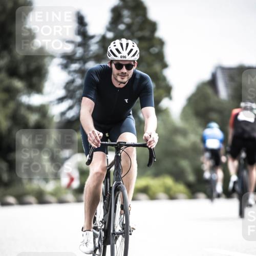 21.06.2026 - 29. Vierlanden-Triathlon H.Heesch http://msf.ph/oto/9906239 21.06.2026 11:45:02 Radfahren 255, 696 meine-sportfotos.de