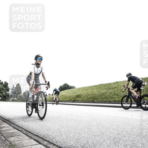 21.06.2026 - 29. Vierlanden-Triathlon H.Heesch http://msf.ph/oto/9906243 21.06.2026 11:30:09 Radfahren 232, 252, 292 meine-sportfotos.de