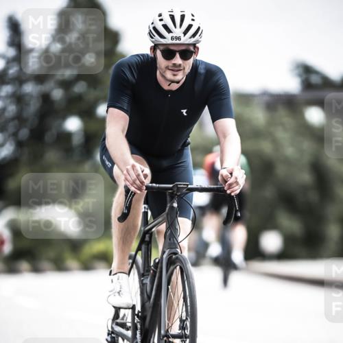21.06.2026 - 29. Vierlanden-Triathlon H.Heesch http://msf.ph/oto/9906257 21.06.2026 11:45:02 Radfahren 255, 696 meine-sportfotos.de