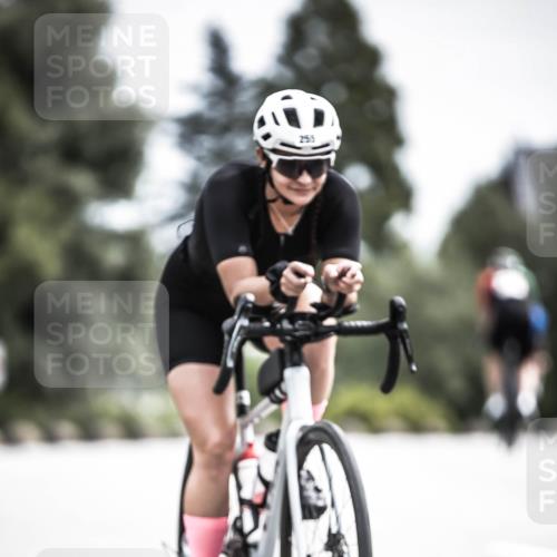 21.06.2026 - 29. Vierlanden-Triathlon H.Heesch http://msf.ph/oto/9906262 21.06.2026 11:45:03 Radfahren 255, 696 meine-sportfotos.de