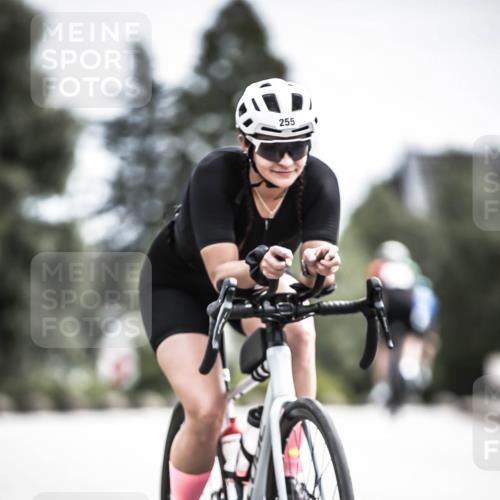 21.06.2026 - 29. Vierlanden-Triathlon H.Heesch http://msf.ph/oto/9906268 21.06.2026 11:45:03 Radfahren 255, 696 meine-sportfotos.de