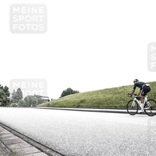 21.06.2026 - 29. Vierlanden-Triathlon H.Heesch http://msf.ph/oto/9906278 21.06.2026 11:30:48 Radfahren 8, 661, 768 meine-sportfotos.de