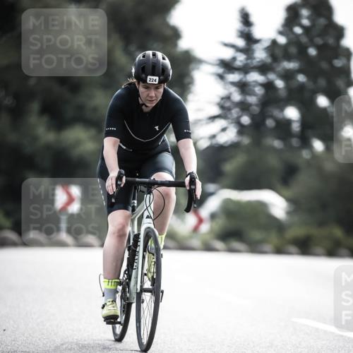 21.06.2026 - 29. Vierlanden-Triathlon H.Heesch http://msf.ph/oto/9906280 21.06.2026 09:19:24 Radfahren 99, 224, 228 meine-sportfotos.de