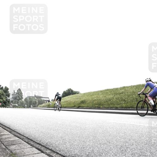 21.06.2026 - 29. Vierlanden-Triathlon H.Heesch http://msf.ph/oto/9906281 21.06.2026 11:30:49 Radfahren 8, 661, 768 meine-sportfotos.de