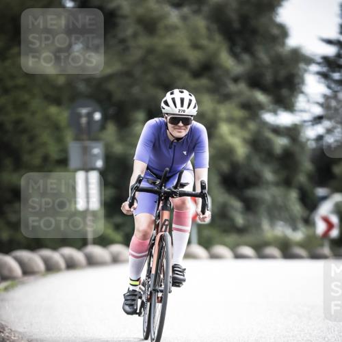 21.06.2026 - 29. Vierlanden-Triathlon H.Heesch http://msf.ph/oto/9906287 21.06.2026 11:41:00 Radfahren 71, 270, 668, 709, 853 meine-sportfotos.de