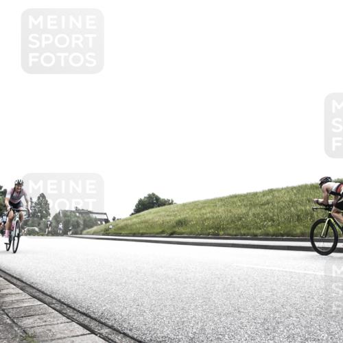 21.06.2026 - 29. Vierlanden-Triathlon H.Heesch http://msf.ph/oto/9906289 21.06.2026 11:30:54 Radfahren 277, 295, 872, 899 meine-sportfotos.de
