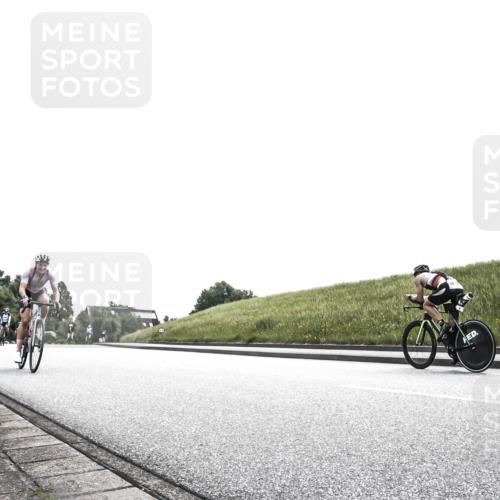 21.06.2026 - 29. Vierlanden-Triathlon H.Heesch http://msf.ph/oto/9906292 21.06.2026 11:30:55 Radfahren 277, 295, 872, 899 meine-sportfotos.de
