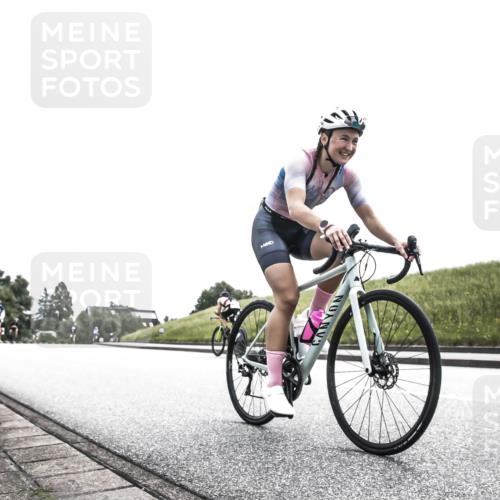 21.06.2026 - 29. Vierlanden-Triathlon H.Heesch http://msf.ph/oto/9906295 21.06.2026 11:30:55 Radfahren 277, 295, 872, 899 meine-sportfotos.de