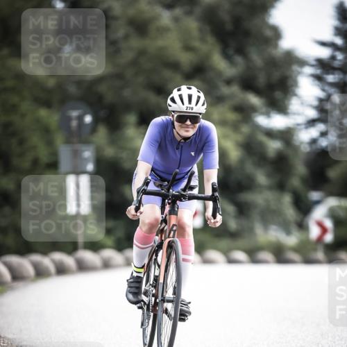 21.06.2026 - 29. Vierlanden-Triathlon H.Heesch http://msf.ph/oto/9906300 21.06.2026 11:41:00 Radfahren 71, 270, 668, 709, 853 meine-sportfotos.de