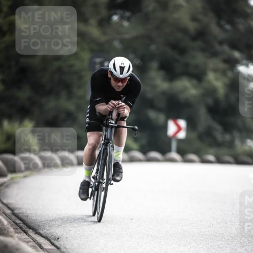 21.06.2026 - 29. Vierlanden-Triathlon H.Heesch http://msf.ph/oto/9906305 21.06.2026 09:19:40 Radfahren 4, 77, 219 meine-sportfotos.de