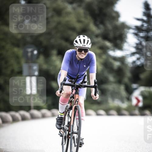 21.06.2026 - 29. Vierlanden-Triathlon H.Heesch http://msf.ph/oto/9906306 21.06.2026 11:41:00 Radfahren 71, 270, 668, 709, 853 meine-sportfotos.de