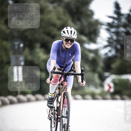21.06.2026 - 29. Vierlanden-Triathlon H.Heesch http://msf.ph/oto/9906318 21.06.2026 11:41:00 Radfahren 71, 270, 668, 709, 853 meine-sportfotos.de