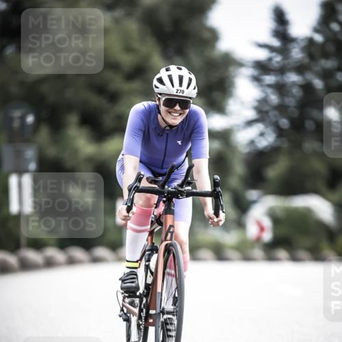 21.06.2026 - 29. Vierlanden-Triathlon H.Heesch http://msf.ph/oto/9906330 21.06.2026 11:41:00 Radfahren 71, 270, 668, 709, 853 meine-sportfotos.de