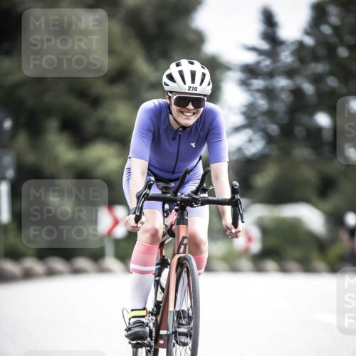 21.06.2026 - 29. Vierlanden-Triathlon H.Heesch http://msf.ph/oto/9906338 21.06.2026 11:41:00 Radfahren 71, 270, 668, 709, 853 meine-sportfotos.de