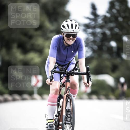 21.06.2026 - 29. Vierlanden-Triathlon H.Heesch http://msf.ph/oto/9906344 21.06.2026 11:41:00 Radfahren 71, 270, 668, 709, 853 meine-sportfotos.de