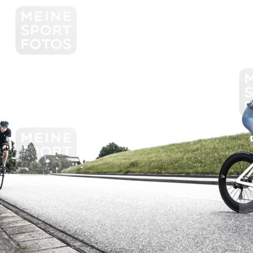21.06.2026 - 29. Vierlanden-Triathlon H.Heesch http://msf.ph/oto/9906345 21.06.2026 11:31:38 Radfahren 205, 662, 667, 788 meine-sportfotos.de