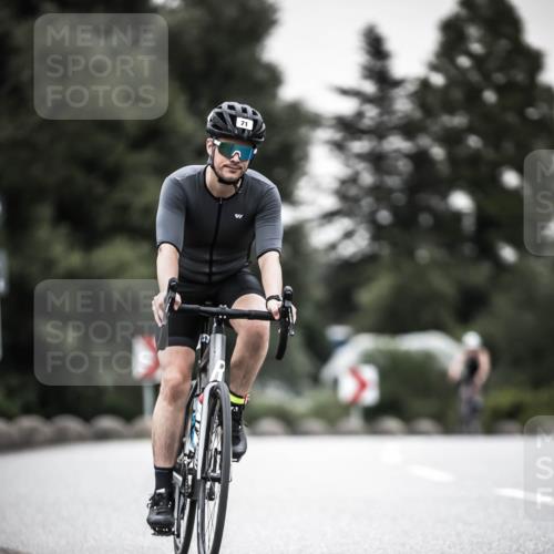 21.06.2026 - 29. Vierlanden-Triathlon H.Heesch http://msf.ph/oto/9906347 21.06.2026 10:24:40 Radfahren 71, 207, 509, 562 meine-sportfotos.de