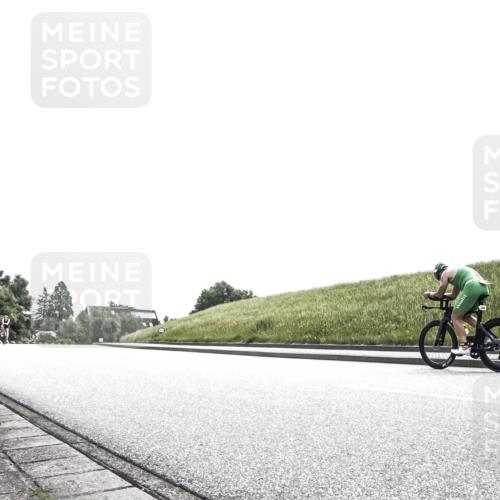 21.06.2026 - 29. Vierlanden-Triathlon H.Heesch http://msf.ph/oto/9906352 21.06.2026 11:31:49 Radfahren 854, 873 meine-sportfotos.de