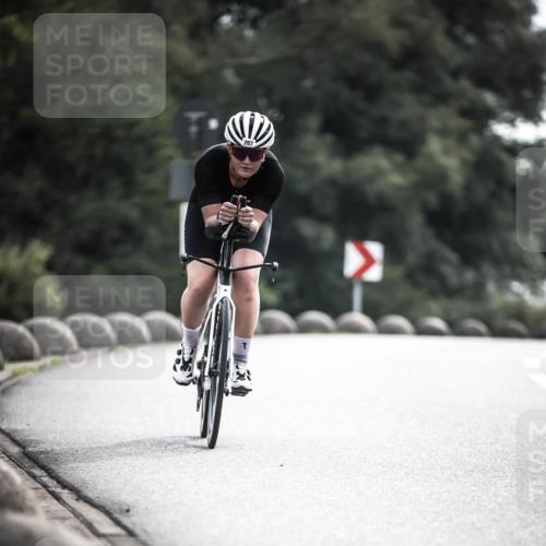 21.06.2026 - 29. Vierlanden-Triathlon H.Heesch http://msf.ph/oto/9906360 21.06.2026 09:19:56 Radfahren 32, 112, 267, 298 meine-sportfotos.de