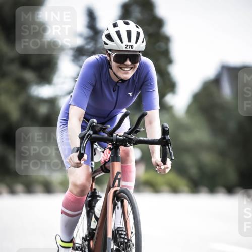 21.06.2026 - 29. Vierlanden-Triathlon H.Heesch http://msf.ph/oto/9906371 21.06.2026 11:41:00 Radfahren 71, 270, 668, 709, 853 meine-sportfotos.de