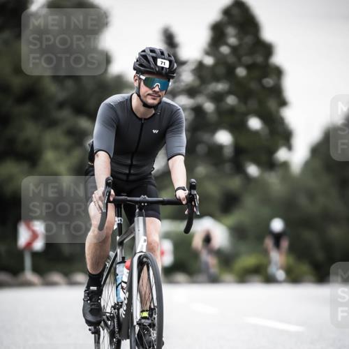 21.06.2026 - 29. Vierlanden-Triathlon H.Heesch http://msf.ph/oto/9906381 21.06.2026 10:24:40 Radfahren 71, 207, 509, 562 meine-sportfotos.de