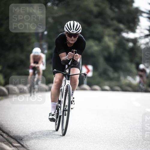 21.06.2026 - 29. Vierlanden-Triathlon H.Heesch http://msf.ph/oto/9906383 21.06.2026 09:19:57 Radfahren 32, 267, 298 meine-sportfotos.de
