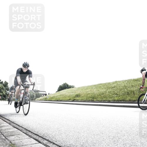 21.06.2026 - 29. Vierlanden-Triathlon H.Heesch http://msf.ph/oto/9906397 21.06.2026 11:33:26 Radfahren 19, 54, 190, 255, 686 meine-sportfotos.de