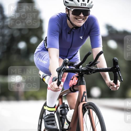 21.06.2026 - 29. Vierlanden-Triathlon H.Heesch http://msf.ph/oto/9906401 21.06.2026 11:41:01 Radfahren 71, 270, 668, 709, 853 meine-sportfotos.de