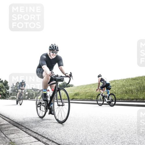 21.06.2026 - 29. Vierlanden-Triathlon H.Heesch http://msf.ph/oto/9906406 21.06.2026 11:33:27 Radfahren 19, 54, 255, 686 meine-sportfotos.de