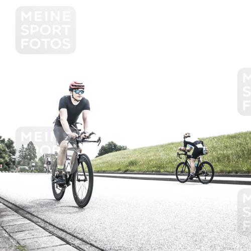 21.06.2026 - 29. Vierlanden-Triathlon H.Heesch http://msf.ph/oto/9906418 21.06.2026 11:33:29 Radfahren 19, 54, 255, 686, 894 meine-sportfotos.de