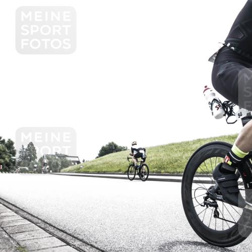 21.06.2026 - 29. Vierlanden-Triathlon H.Heesch http://msf.ph/oto/9906431 21.06.2026 11:33:29 Radfahren 19, 54, 255, 686, 894 meine-sportfotos.de