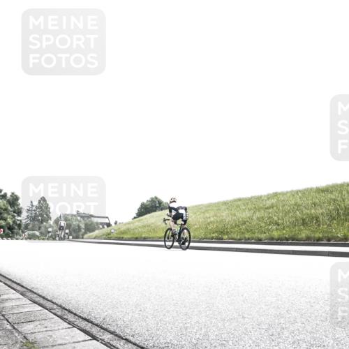 21.06.2026 - 29. Vierlanden-Triathlon H.Heesch http://msf.ph/oto/9906434 21.06.2026 11:33:30 Radfahren 19, 54, 238, 255, 686, 894 meine-sportfotos.de