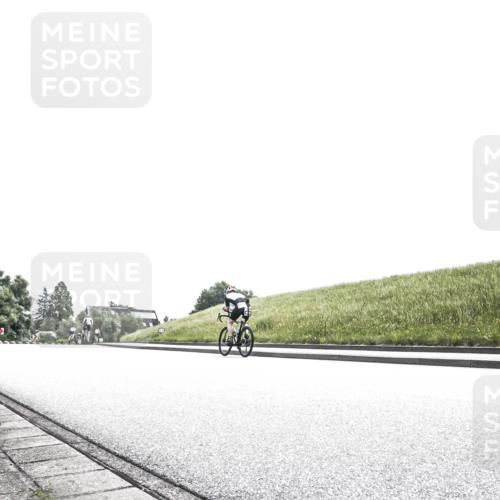 21.06.2026 - 29. Vierlanden-Triathlon H.Heesch http://msf.ph/oto/9906437 21.06.2026 11:33:30 Radfahren 19, 54, 238, 255, 686, 894 meine-sportfotos.de