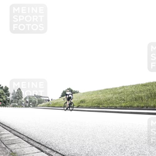 21.06.2026 - 29. Vierlanden-Triathlon H.Heesch http://msf.ph/oto/9906441 21.06.2026 11:33:30 Radfahren 19, 54, 238, 255, 686, 894 meine-sportfotos.de