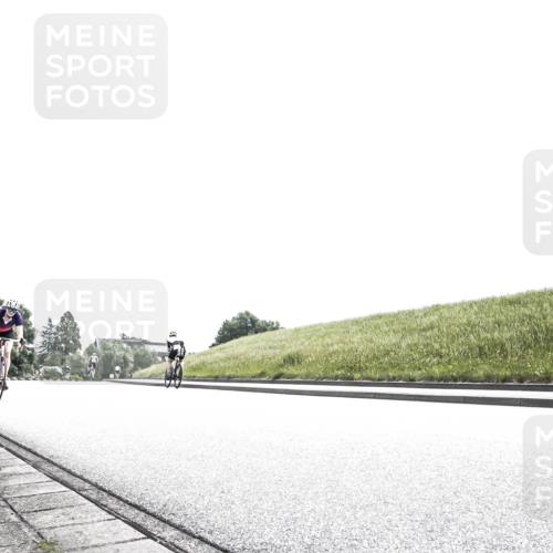 21.06.2026 - 29. Vierlanden-Triathlon H.Heesch http://msf.ph/oto/9906460 21.06.2026 11:33:30 Radfahren 19, 54, 238, 255, 686, 894 meine-sportfotos.de