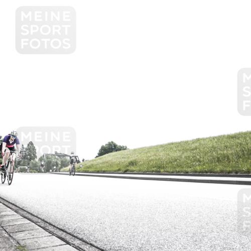 21.06.2026 - 29. Vierlanden-Triathlon H.Heesch http://msf.ph/oto/9906468 21.06.2026 11:33:31 Radfahren 54, 238, 255, 894 meine-sportfotos.de