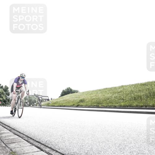 21.06.2026 - 29. Vierlanden-Triathlon H.Heesch http://msf.ph/oto/9906478 21.06.2026 11:33:31 Radfahren 54, 238, 255, 894 meine-sportfotos.de