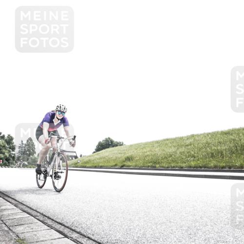 21.06.2026 - 29. Vierlanden-Triathlon H.Heesch http://msf.ph/oto/9906485 21.06.2026 11:33:31 Radfahren 54, 238, 255, 894 meine-sportfotos.de
