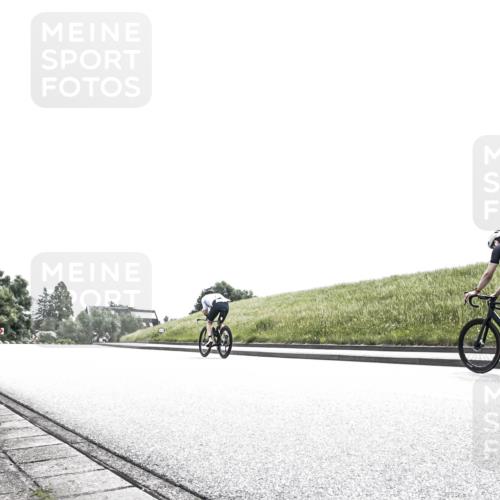 21.06.2026 - 29. Vierlanden-Triathlon H.Heesch http://msf.ph/oto/9906500 21.06.2026 11:33:49 Radfahren 682, 701 meine-sportfotos.de