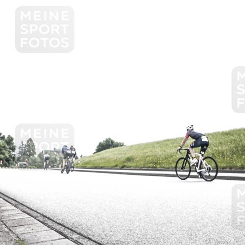 21.06.2026 - 29. Vierlanden-Triathlon H.Heesch http://msf.ph/oto/9906506 21.06.2026 11:33:50 Radfahren 701 meine-sportfotos.de